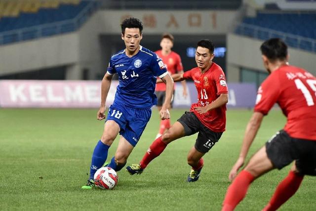 世界杯-恩佐远射偏出 犯规7-11英格兰半场0-0阿根廷