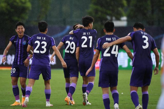 马刺和尼克斯会师总决赛🏆菲律宾裔球员锁定一枚总冠军戒指