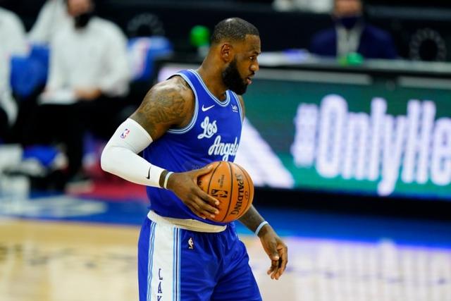 Windhorst：福克斯下半场低效 哈珀表现更好&主帅却没多给时间
